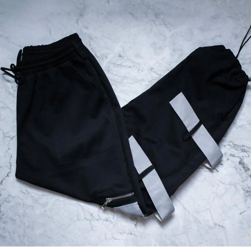 Lychee the label reflective jogger. Perfect for raves or night out!